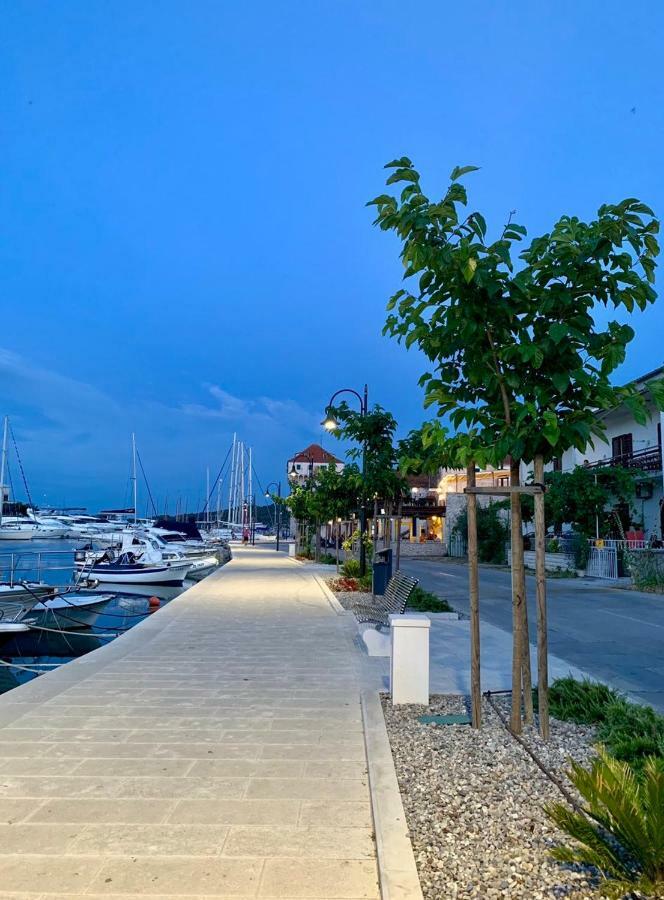 Apartment Remi, Penthouse With Balcony, Free Parking Marina Exterior photo